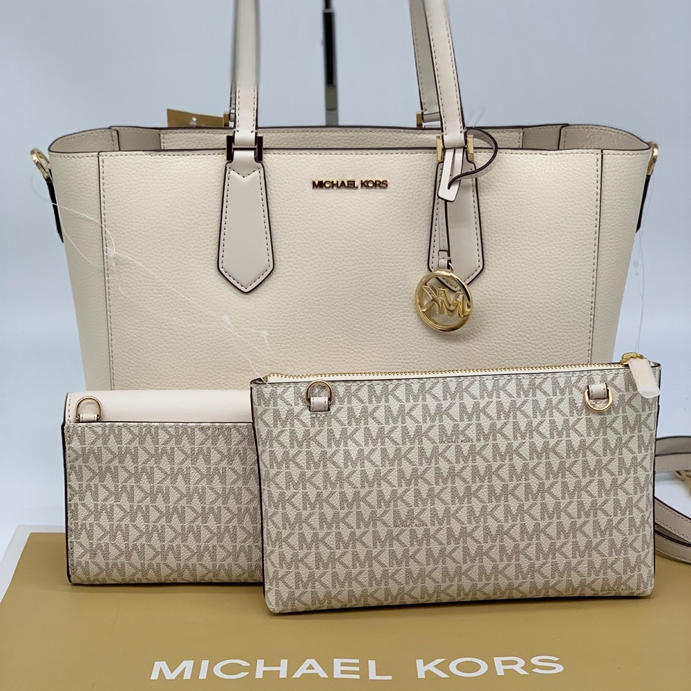 Michael Kors Kimberly LG 3 in 1 Tote Light… - Picture 2 of 16